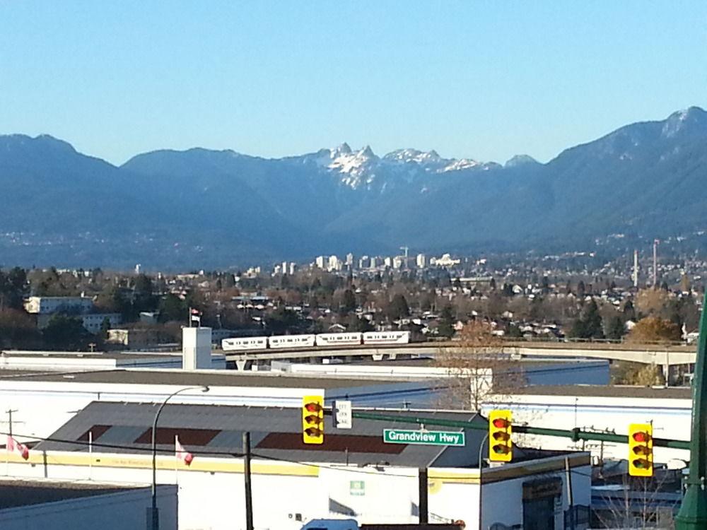 Coast Metro Vancouver Hotel Μπέρναμπι Εξωτερικό φωτογραφία